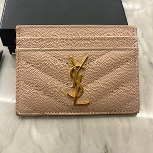 Yves Saint Laurent MATELASSÉ CARD CASE IN EMBOSSED LEATHER - pale pink